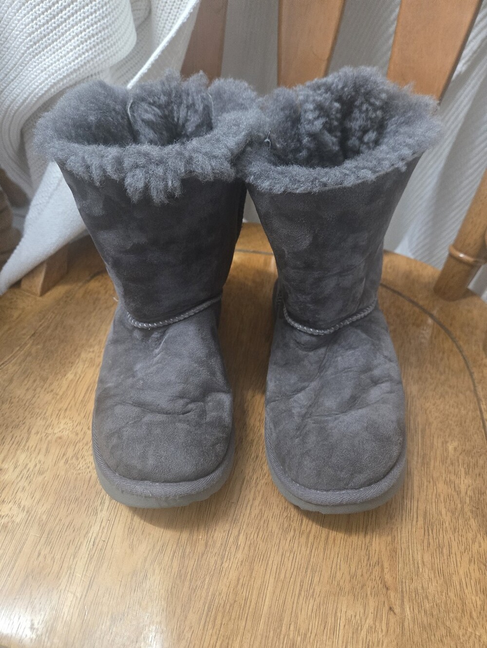 Girls Size 4 UGG Bailey Bow II Boot